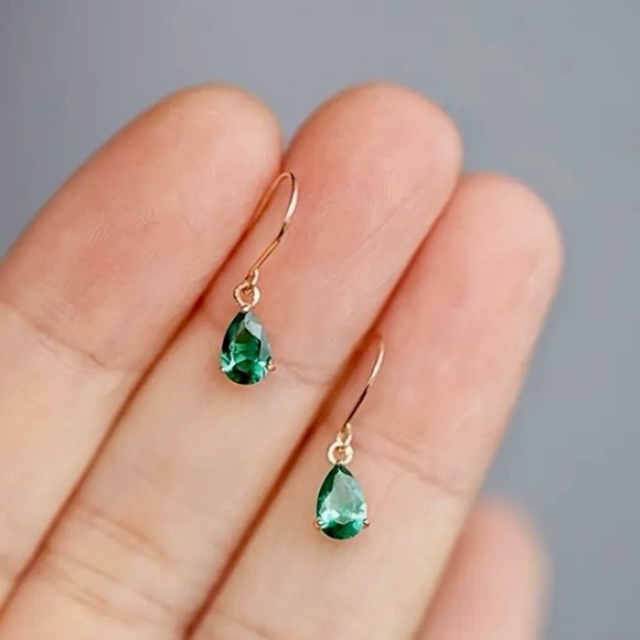 Jewelry - NEW Dainty Teardrop dangle Earrings in Emerald Green & Gold color May - Boutique